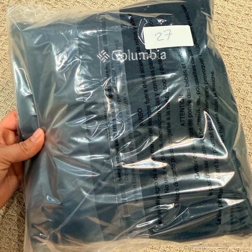Columbia Black Full-Zip Fleece Vest - Picture 7 of 7